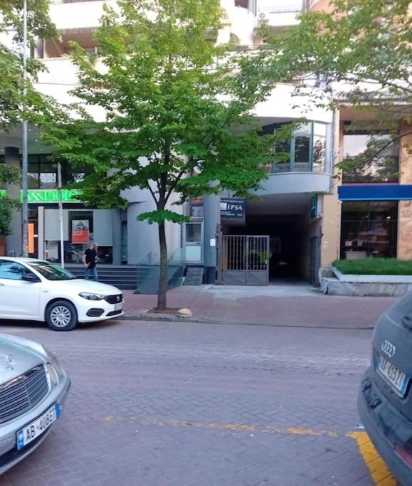 Appartamento Tirana Road Blloku Area Esterno foto